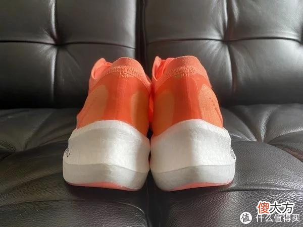 【时尚一点】还挺好驾驭的咕咚42K造风者全掌碳板跑鞋