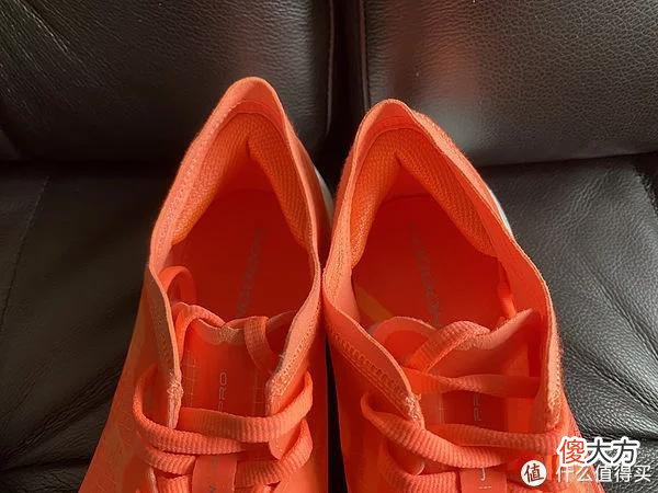 【时尚一点】还挺好驾驭的咕咚42K造风者全掌碳板跑鞋