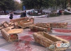 梦见好多棺材是否意味着财运旺盛？(图文)