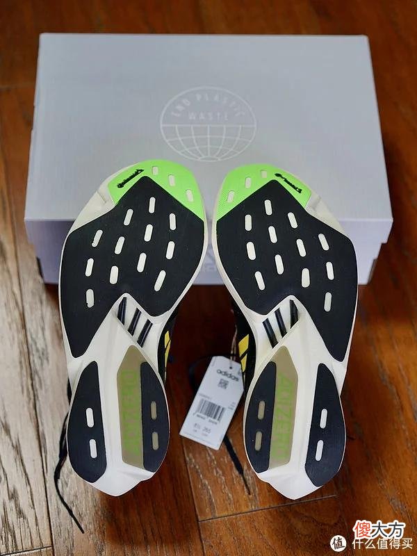 【时尚一点】让我连买两双的阿迪碳柱跑鞋到底怎么样——浅谈ADIZERO ADIOS PRO 3