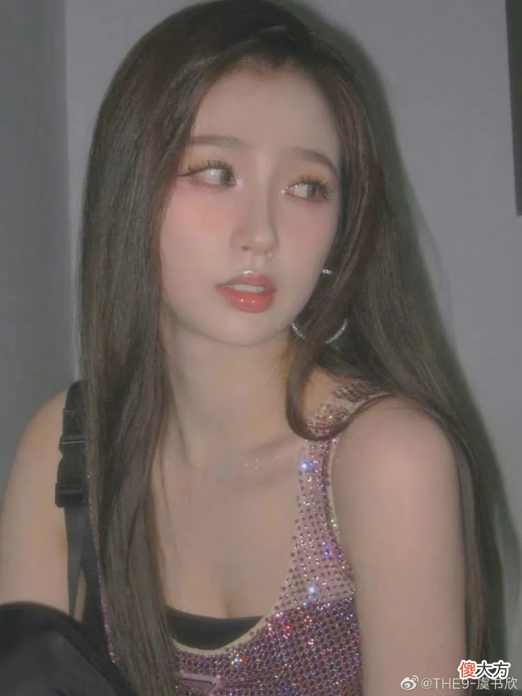 【就爱时尚】当我把自拍放进微信搜一搜后，咦？