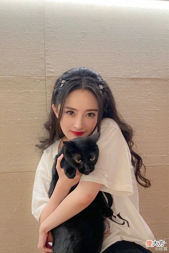 【就爱时尚】当我把自拍放进微信搜一搜后,咦?