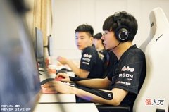 【游戏迷】RNG2-0击败BLG！Bin惨遭疯狂针对，小虎岩雀发挥出色