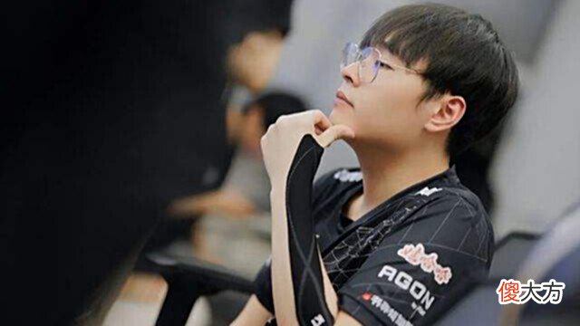 【游戏世界】BLG零比二不敌RNG，BIN的饭桶船长让观众大饱口福，还是那个味！