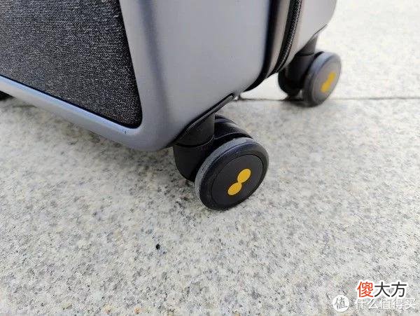 【就爱时尚】商务出行好伴侣，地平线8号城市脉搏系列行李箱评测