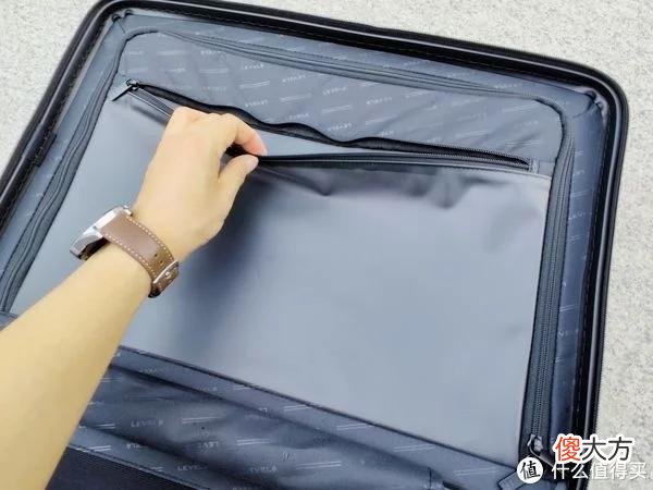 【就爱时尚】商务出行好伴侣，地平线8号城市脉搏系列行李箱评测