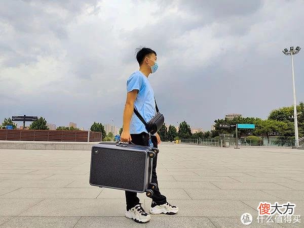 【就爱时尚】商务出行好伴侣，地平线8号城市脉搏系列行李箱评测