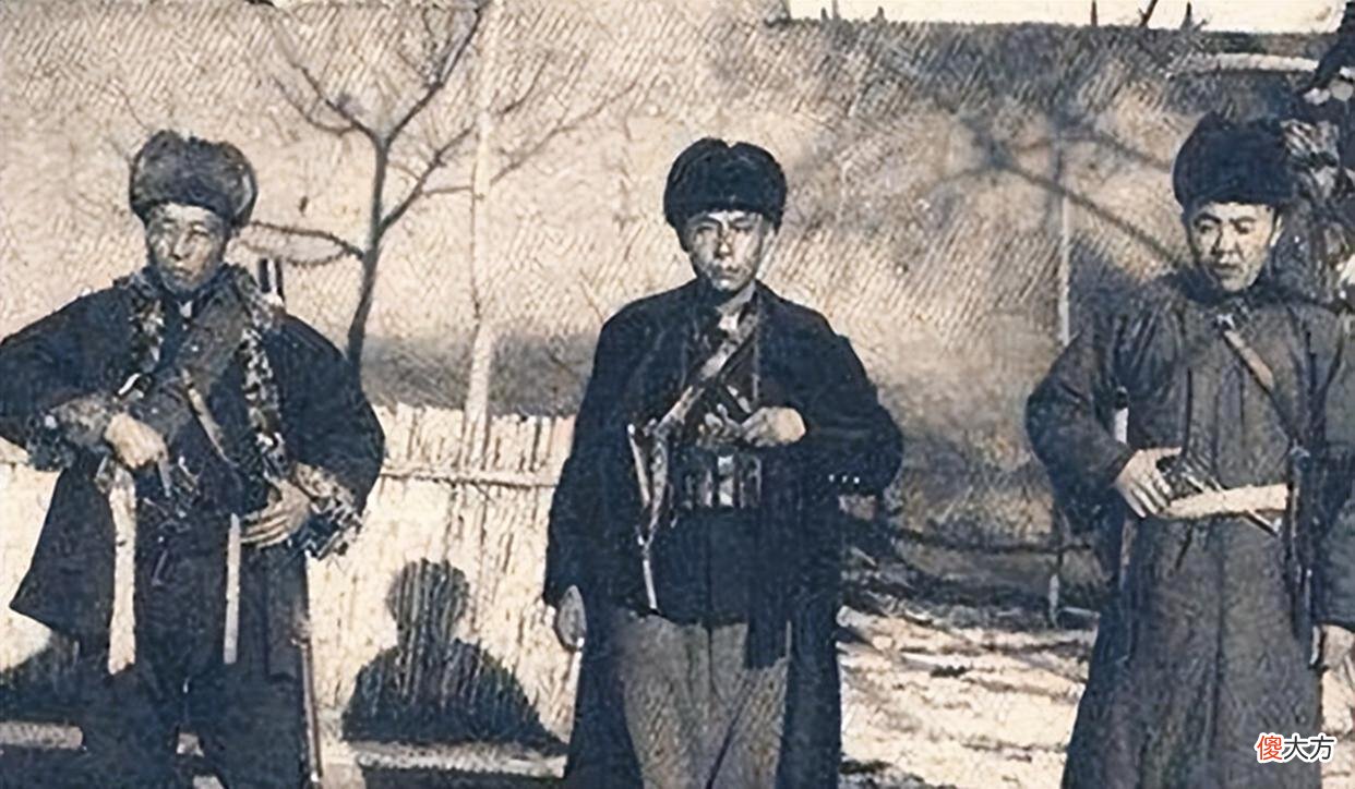 【历史故事】我军剿匪英雄，竟是风华绝代的女中豪杰，除夕夜智擒悍匪大漠之王