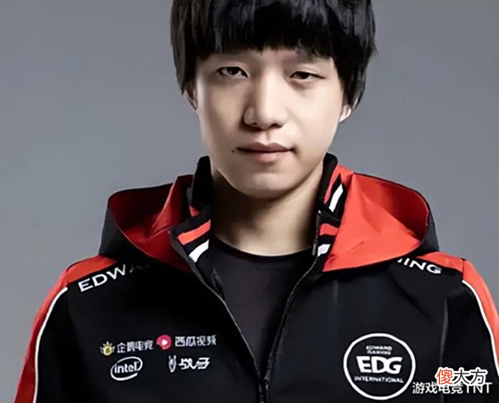 【游戏迷】黑粉整活气炸明凯,被困游戏中40分钟难以脱身,精神肉体双重折磨