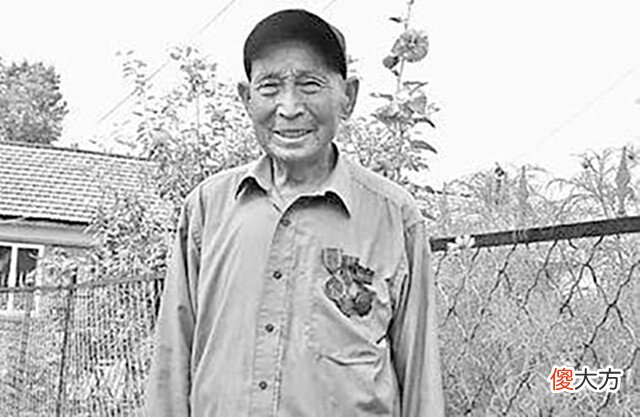 【历史故事】腰缠80斤炸药炸碉堡,功成后回家务农,今已106岁,身体还很硬朗