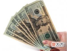 如何解读梦见自己拿着好多钱的含义？(图文)