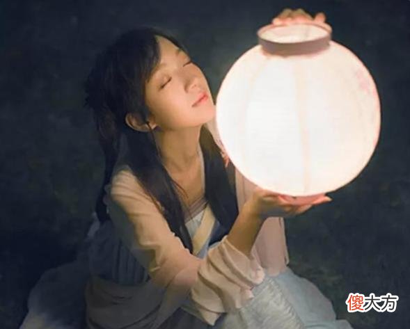 【爱历史】《权宠悍妻》他用王妃换被绑宠妾，她含泪轻抚孕肚，绝望跃下深渊
