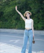 【就爱时尚】腿短又个子矮小的女性，建议试试“短长搭配”，显瘦显高又显身材